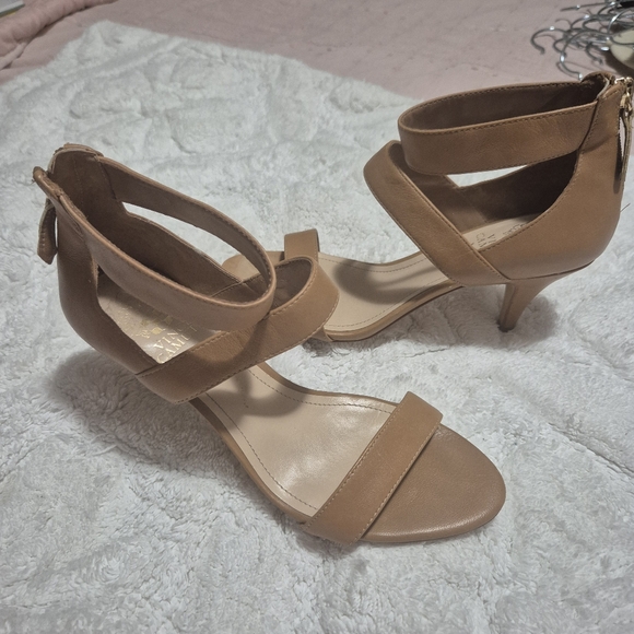 Vince Camuto Tan Heels with Modern Straps..SIZE:7M - Picture 2 of 13